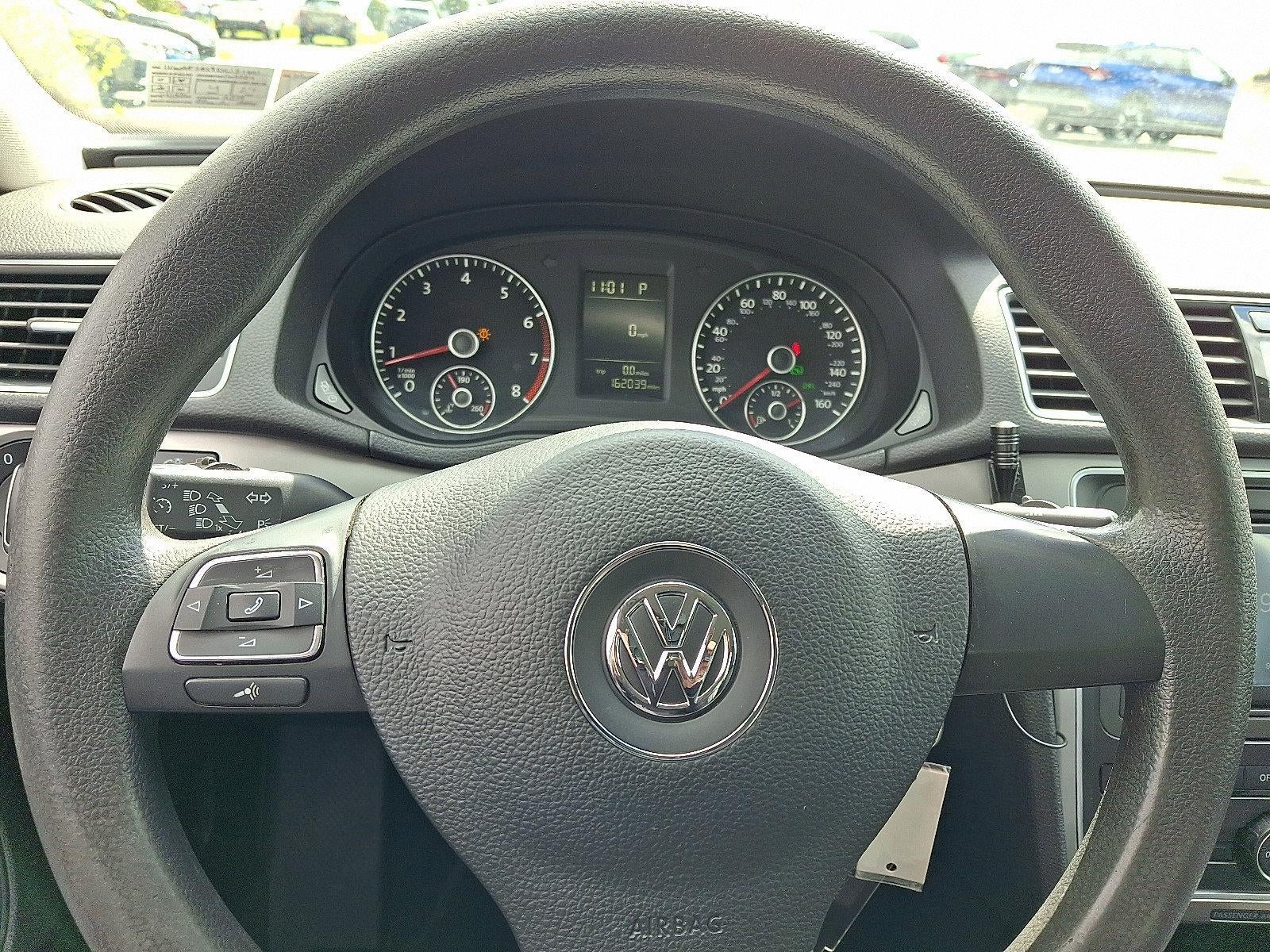 2013 Volkswagen Passat 4dr Sdn 2.5L Auto S w/Appearance PZEV *Ltd Avail*