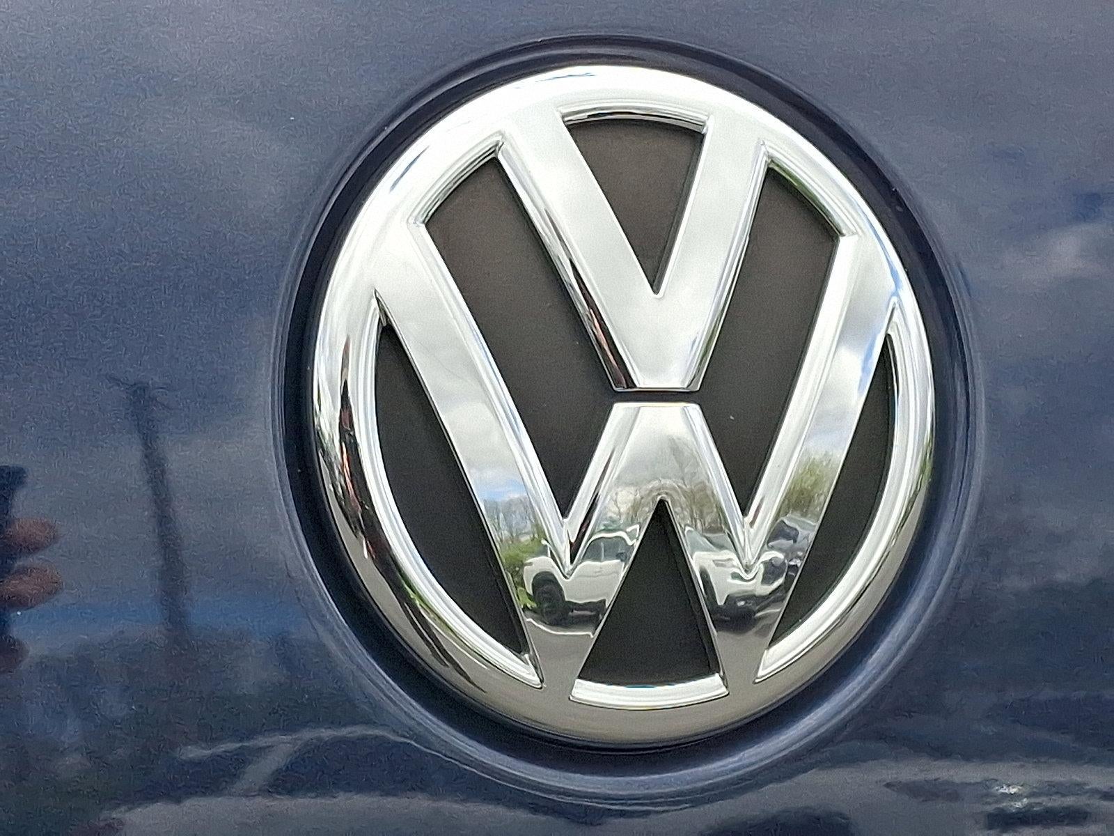 2013 Volkswagen Passat 4dr Sdn 2.5L Auto S w/Appearance PZEV *Ltd Avail*