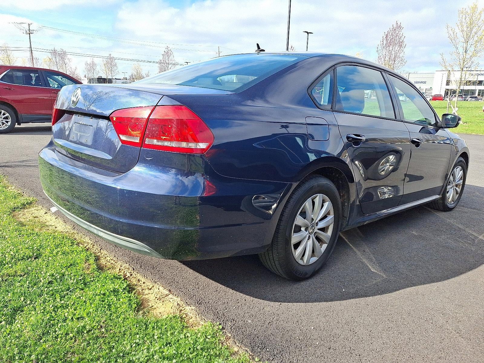 2013 Volkswagen Passat 4dr Sdn 2.5L Auto S w/Appearance PZEV *Ltd Avail*