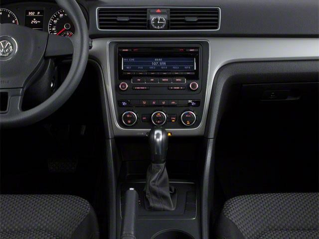 2013 Volkswagen Passat 4dr Sdn 2.5L Auto S w/Appearance PZEV *Ltd Avail*