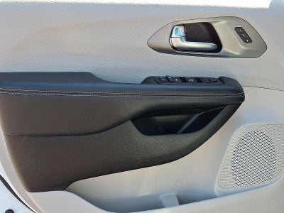 2023 Chrysler Pacifica Touring L FWD