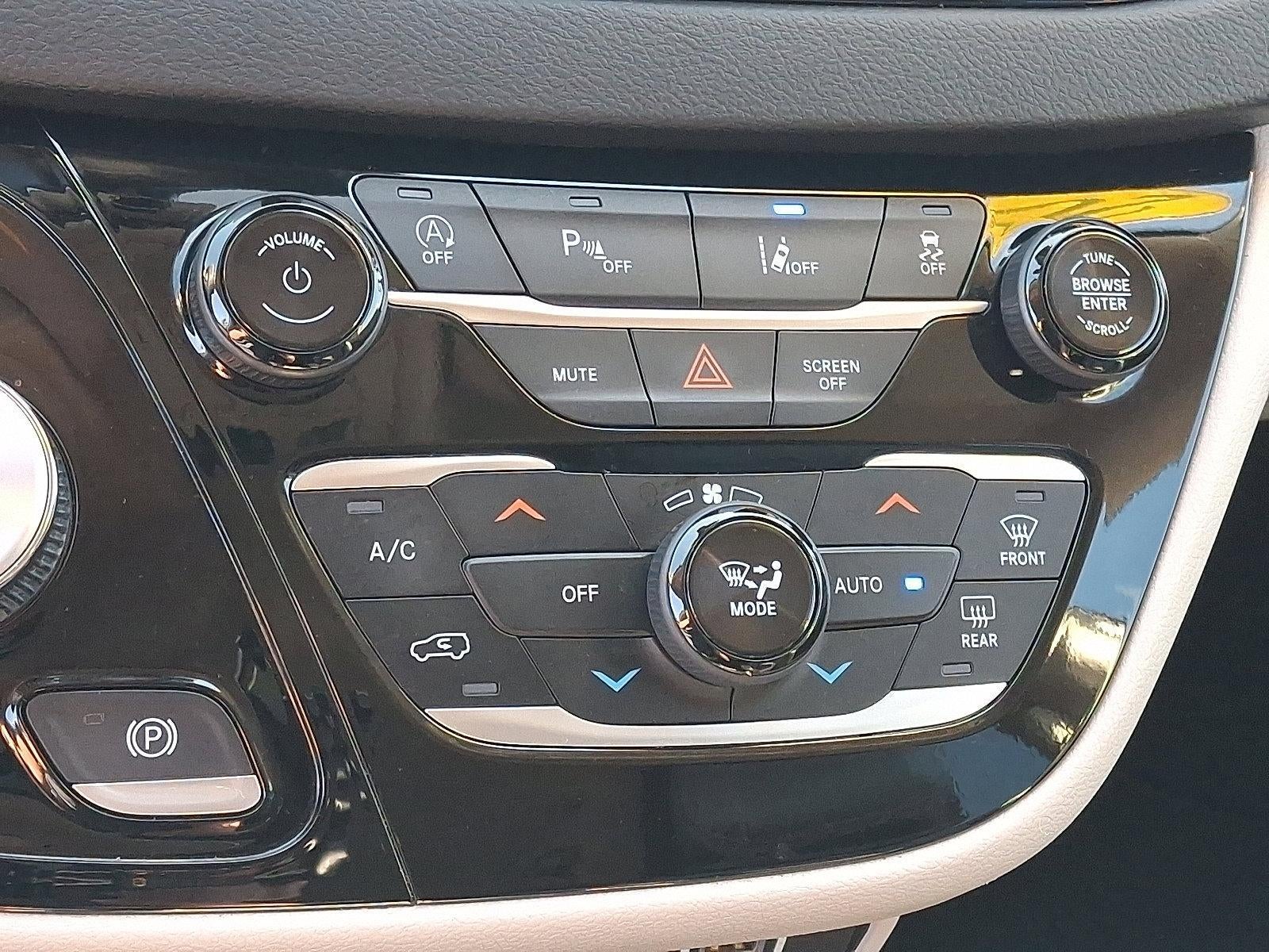 2023 Chrysler Pacifica Touring L FWD