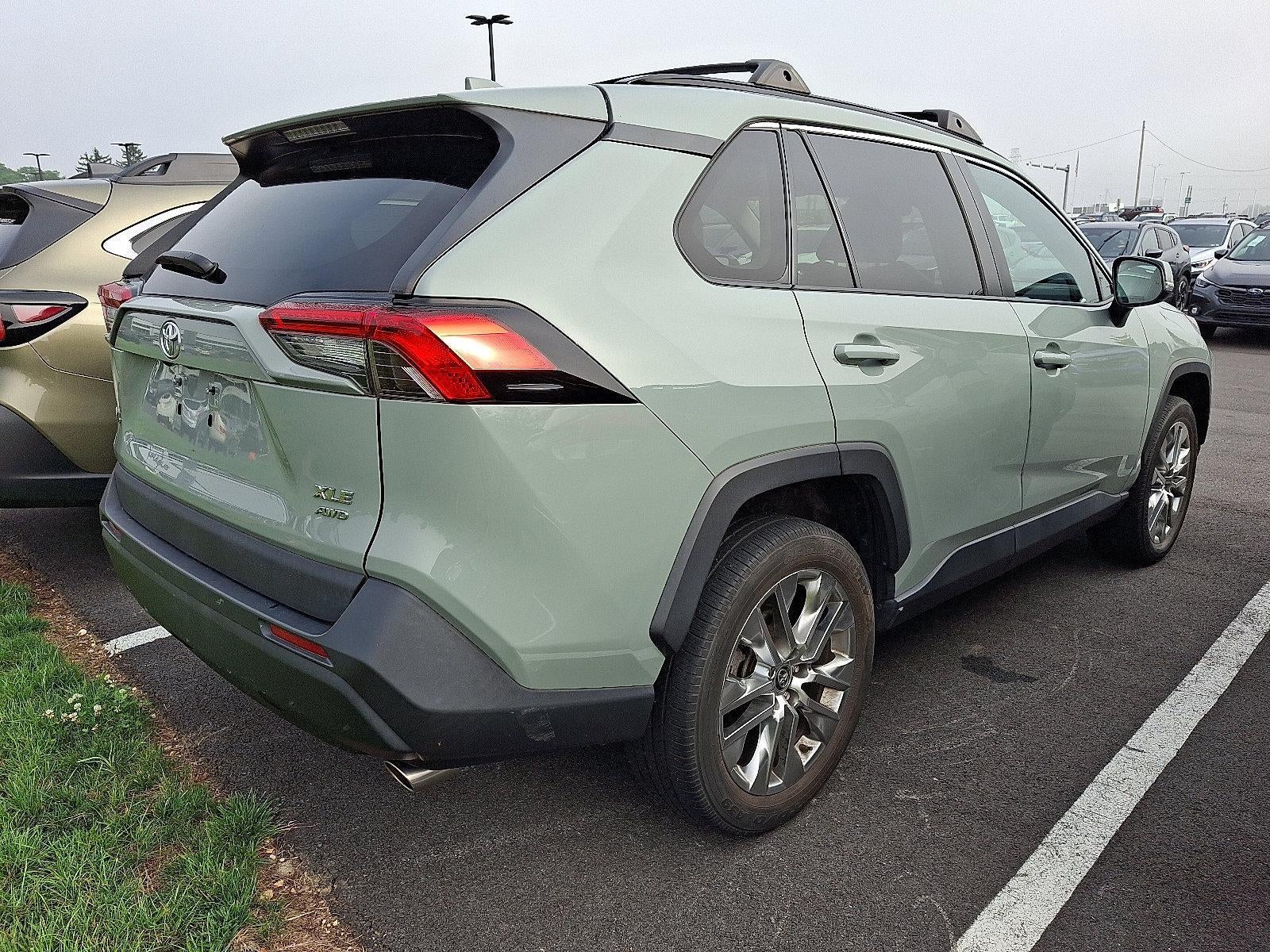 2020 Toyota RAV4 XLE Premium AWD (Natl)