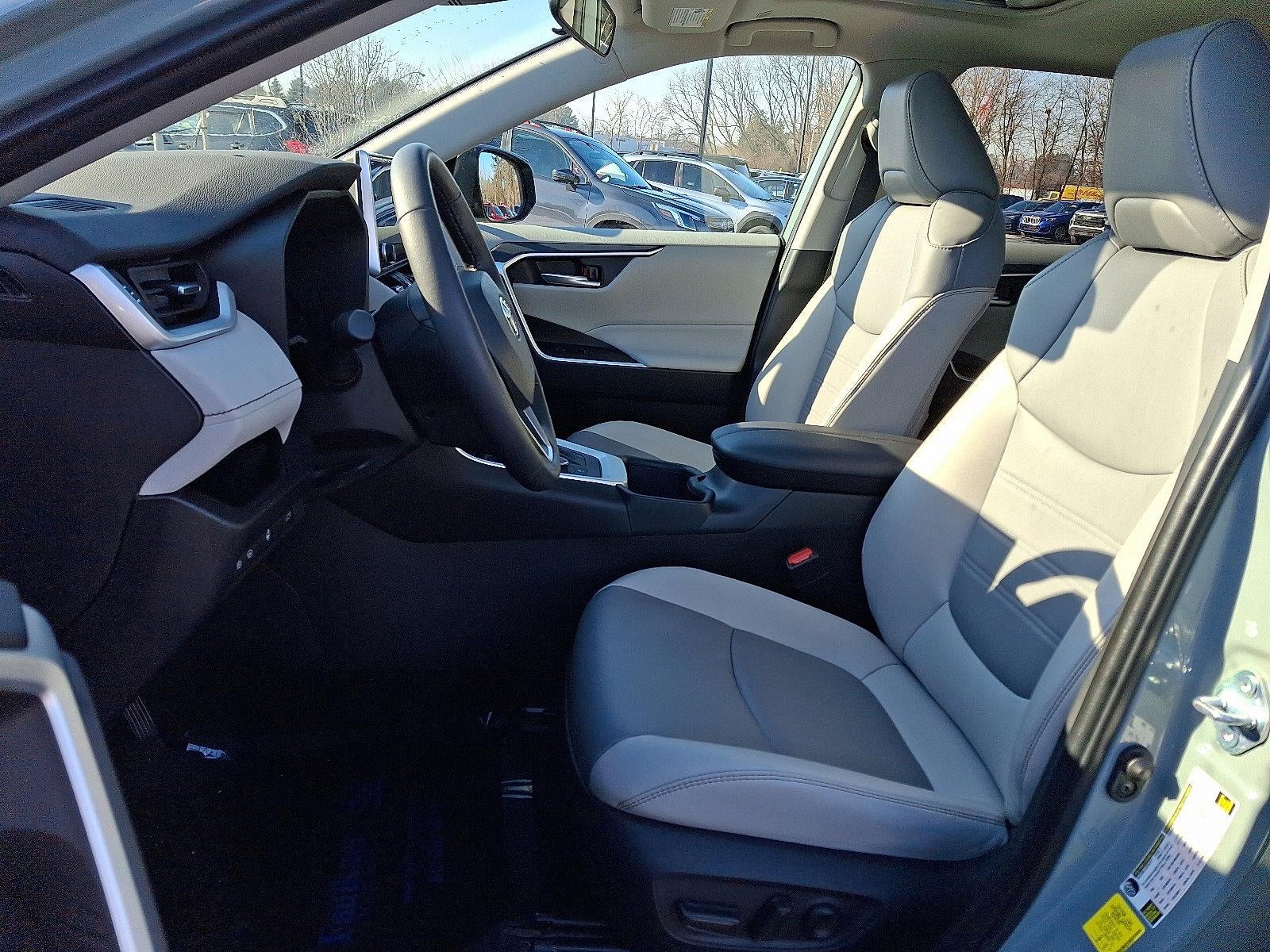 2023 Toyota RAV4 Hybrid XLE Premium AWD (Natl)