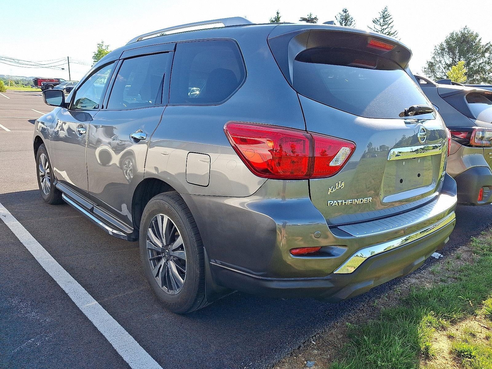 2020 Nissan Pathfinder 4x4 SV