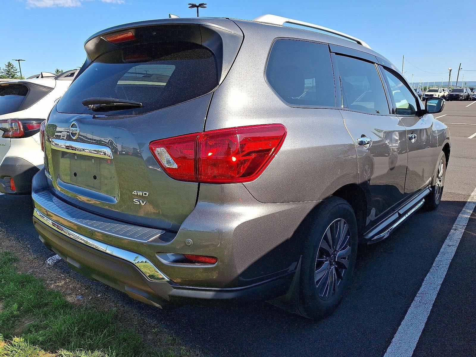 2020 Nissan Pathfinder 4x4 SV