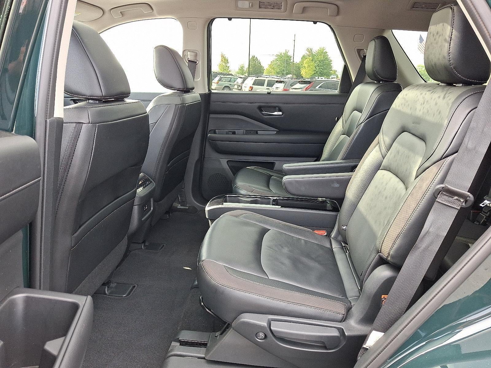 2023 Nissan Pathfinder SL 4WD
