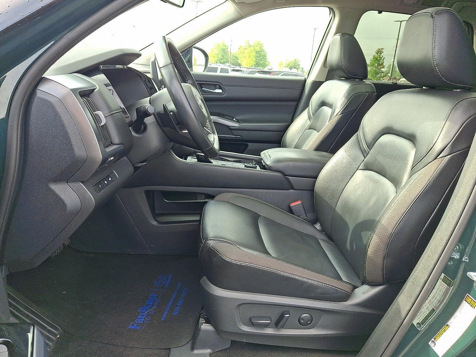 2023 Nissan Pathfinder SL 4WD