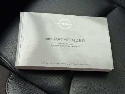 2023 Nissan Pathfinder SL 4WD
