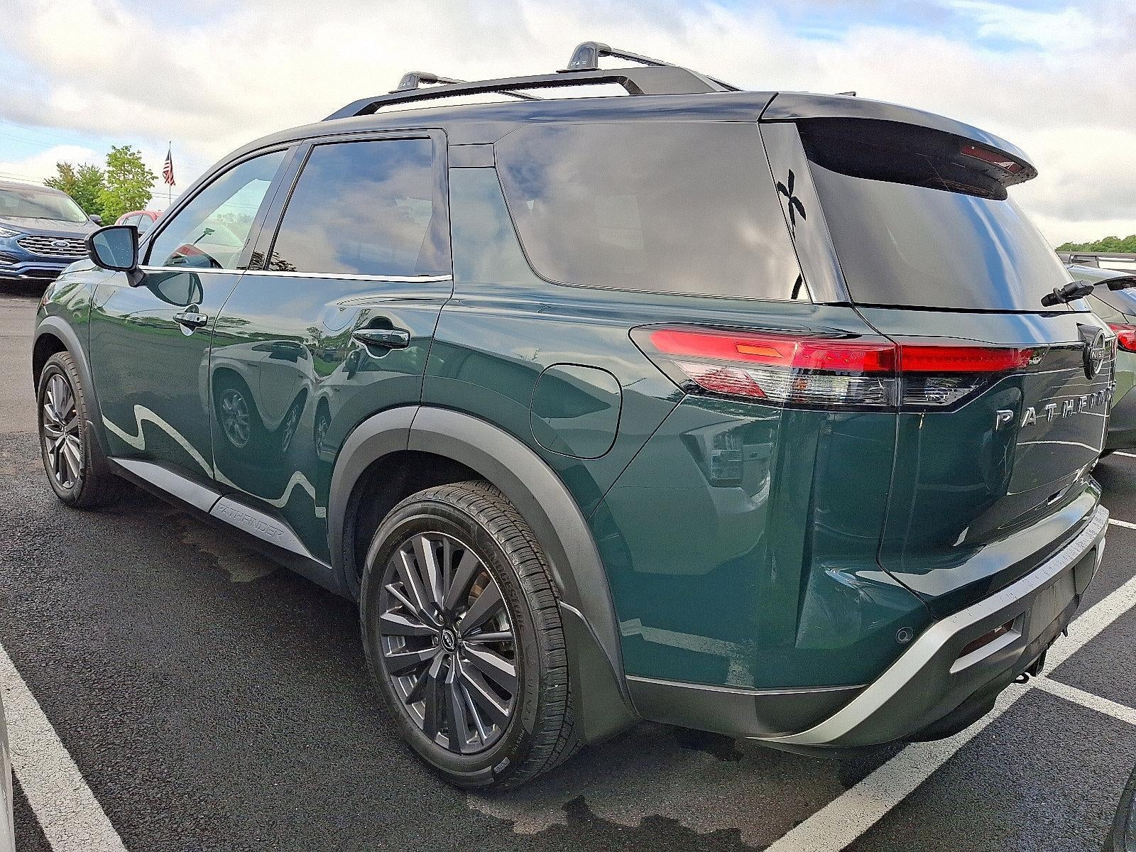 2023 Nissan Pathfinder SL 4WD