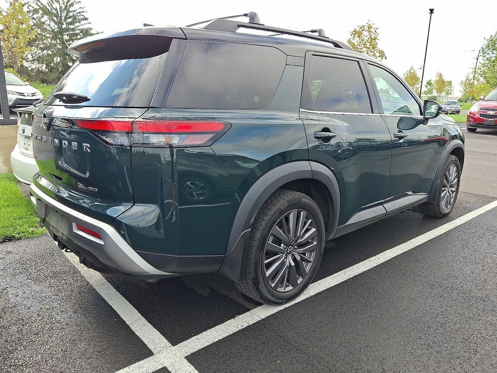 2023 Nissan Pathfinder SL 4WD