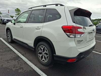 2023 Subaru Forester Premium CVT