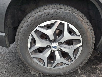 2023 Subaru Forester Premium CVT