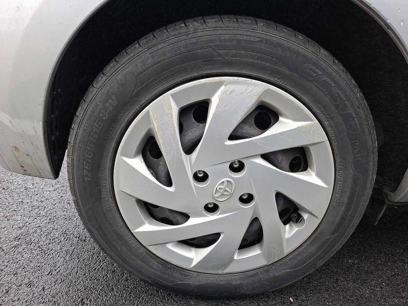 2015 Toyota Prius c 5dr HB Two (GS)