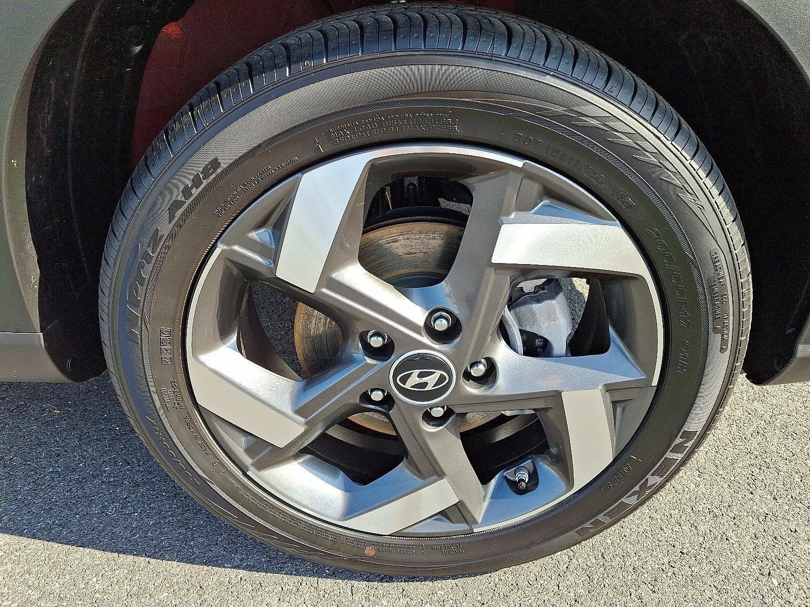 2025 Hyundai VENUE Limited IVT