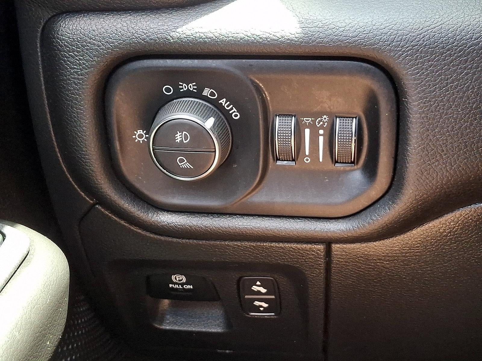 2025 RAM 1500 Big Horn 4x4 Crew Cab 5'7" Box