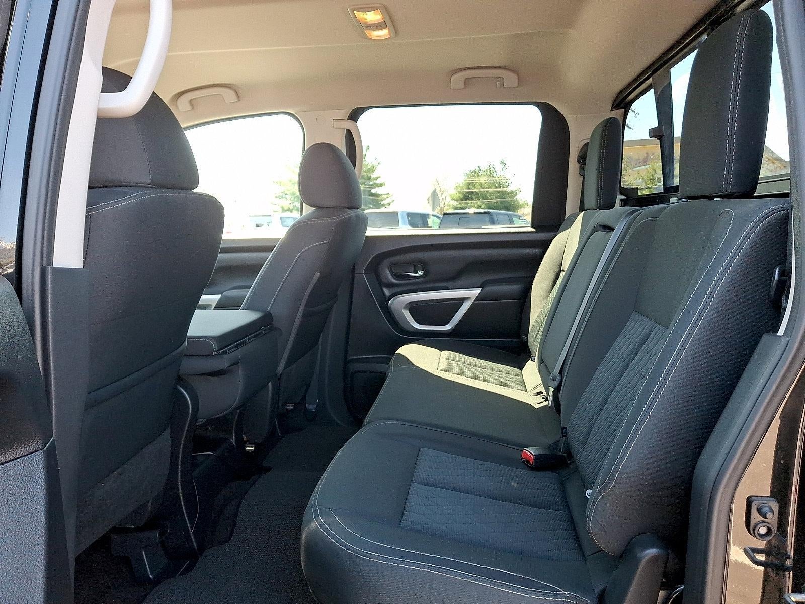 2019 Nissan Titan 4x4 Crew Cab SV