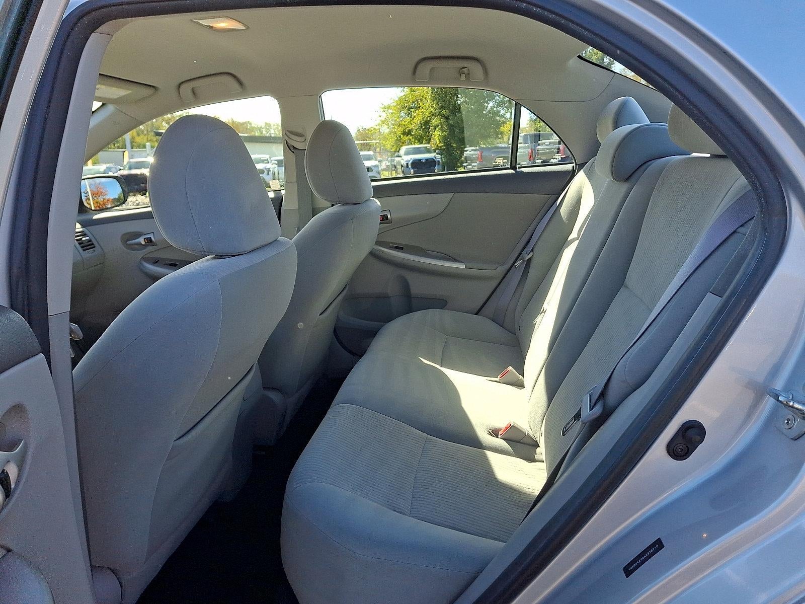 2010 Toyota Corolla 4dr Sdn Auto LE (Natl)