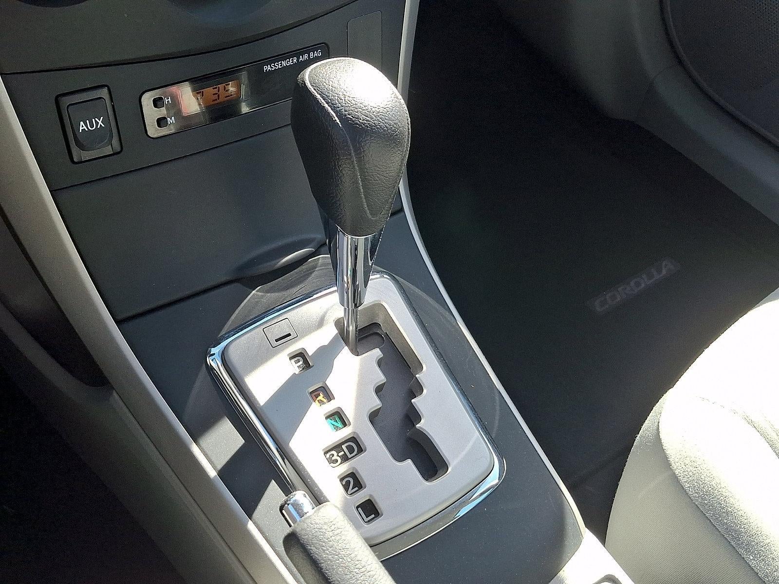 2010 Toyota Corolla 4dr Sdn Auto LE (Natl)