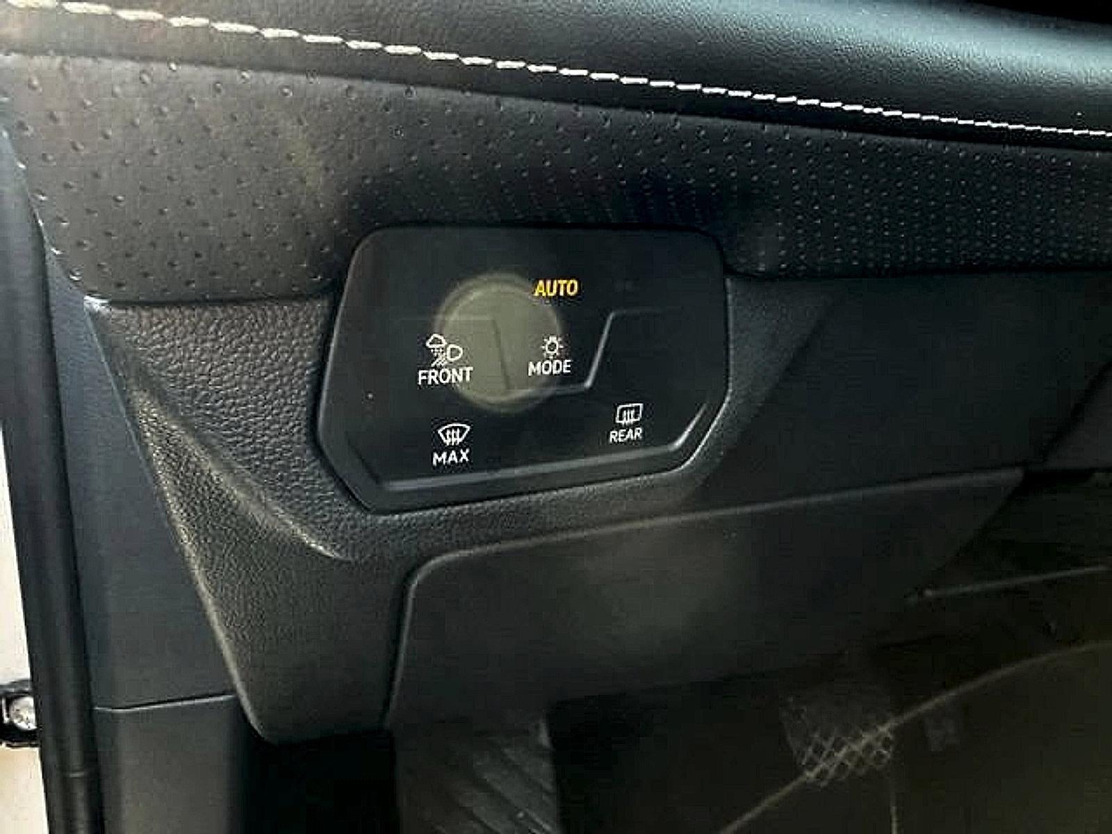 2025 Volkswagen Atlas 2.0T SE w/Technology 4MOTION