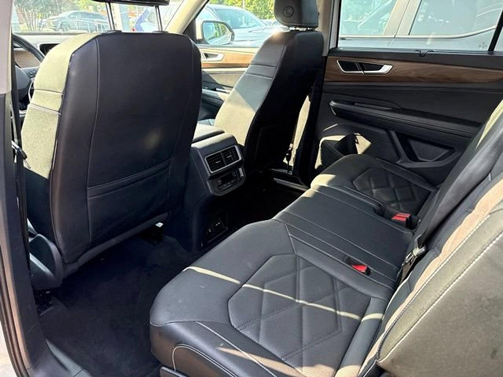 2025 Volkswagen Atlas 2.0T SE w/Technology 4MOTION