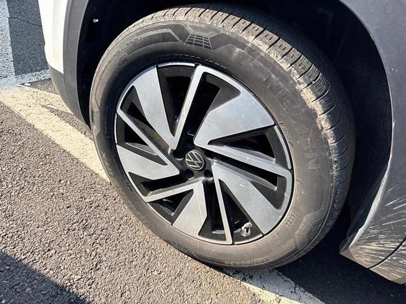2025 Volkswagen Atlas 2.0T SE w/Technology 4MOTION