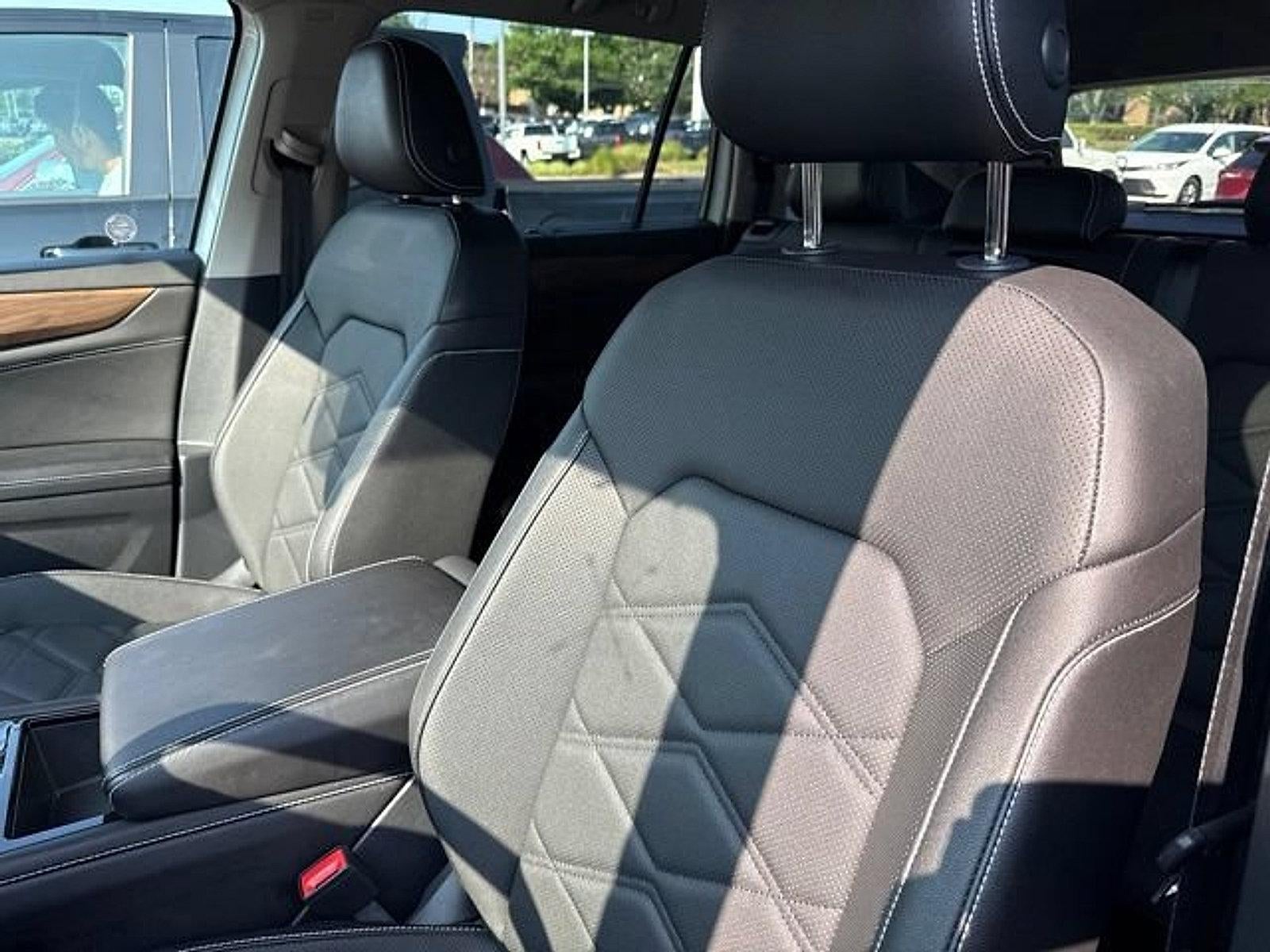 2025 Volkswagen Atlas 2.0T SE w/Technology 4MOTION