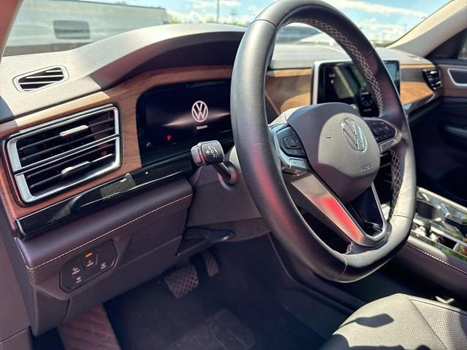 2025 Volkswagen Atlas 2.0T SE w/Technology FWD