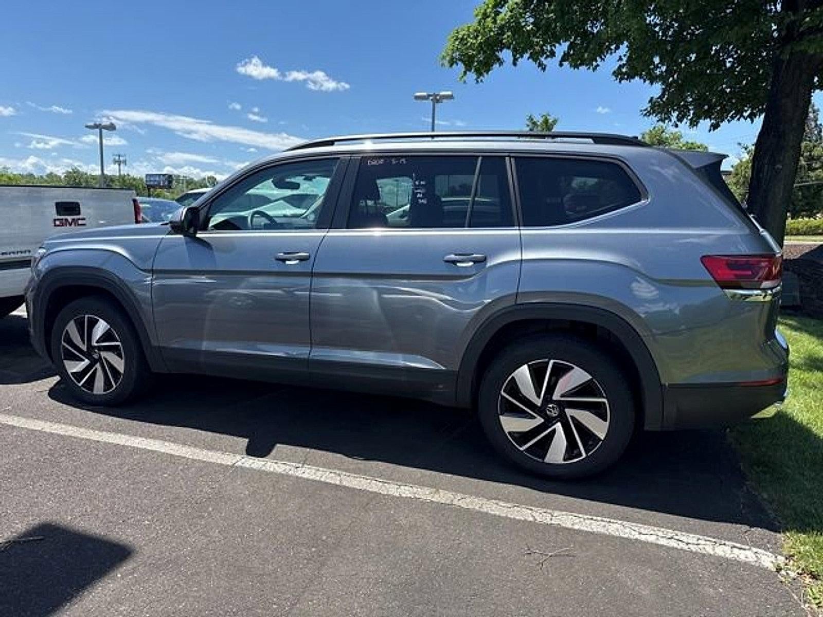 2025 Volkswagen Atlas 2.0T SE w/Technology FWD