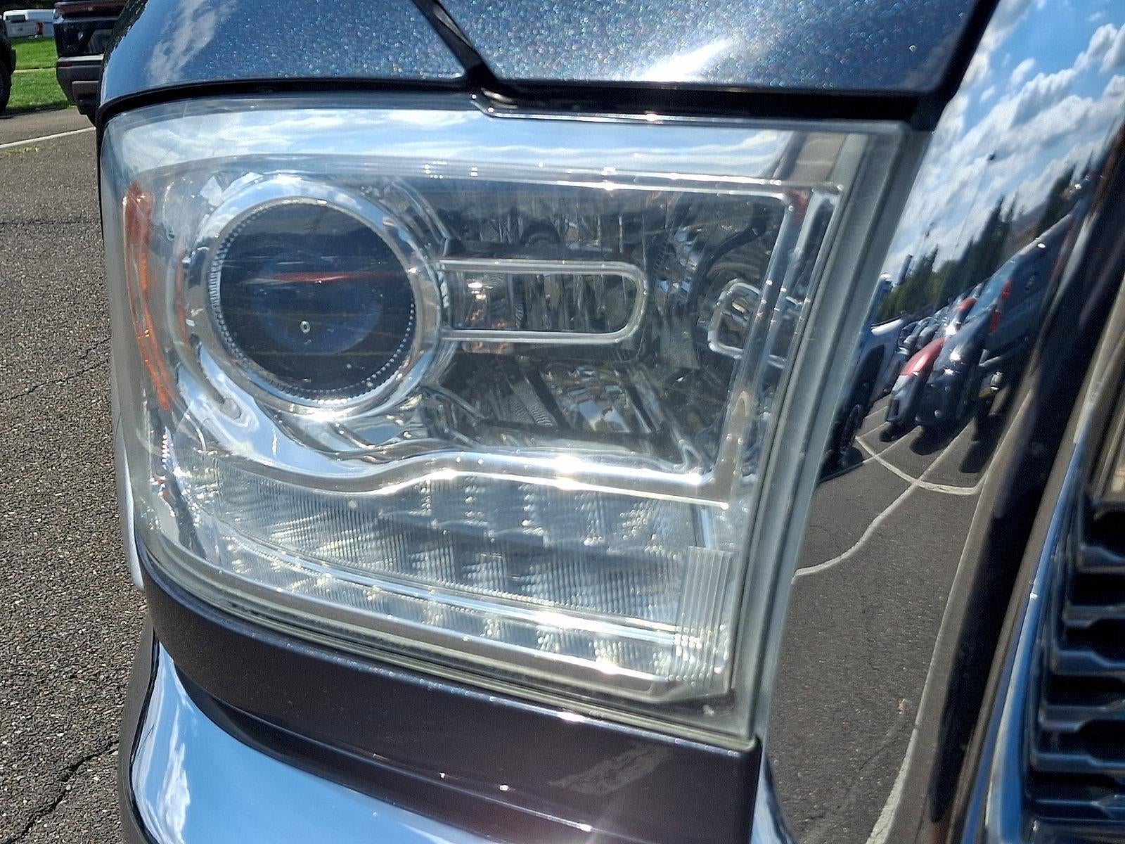 2014 RAM 2500 4WD Crew Cab 6.4 Ft Box Laramie