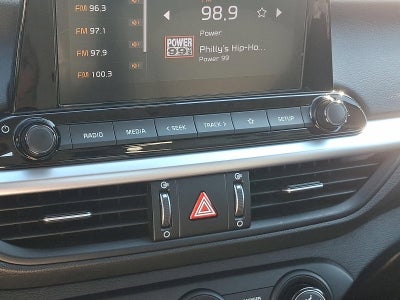 2024 Kia Forte LXS IVT