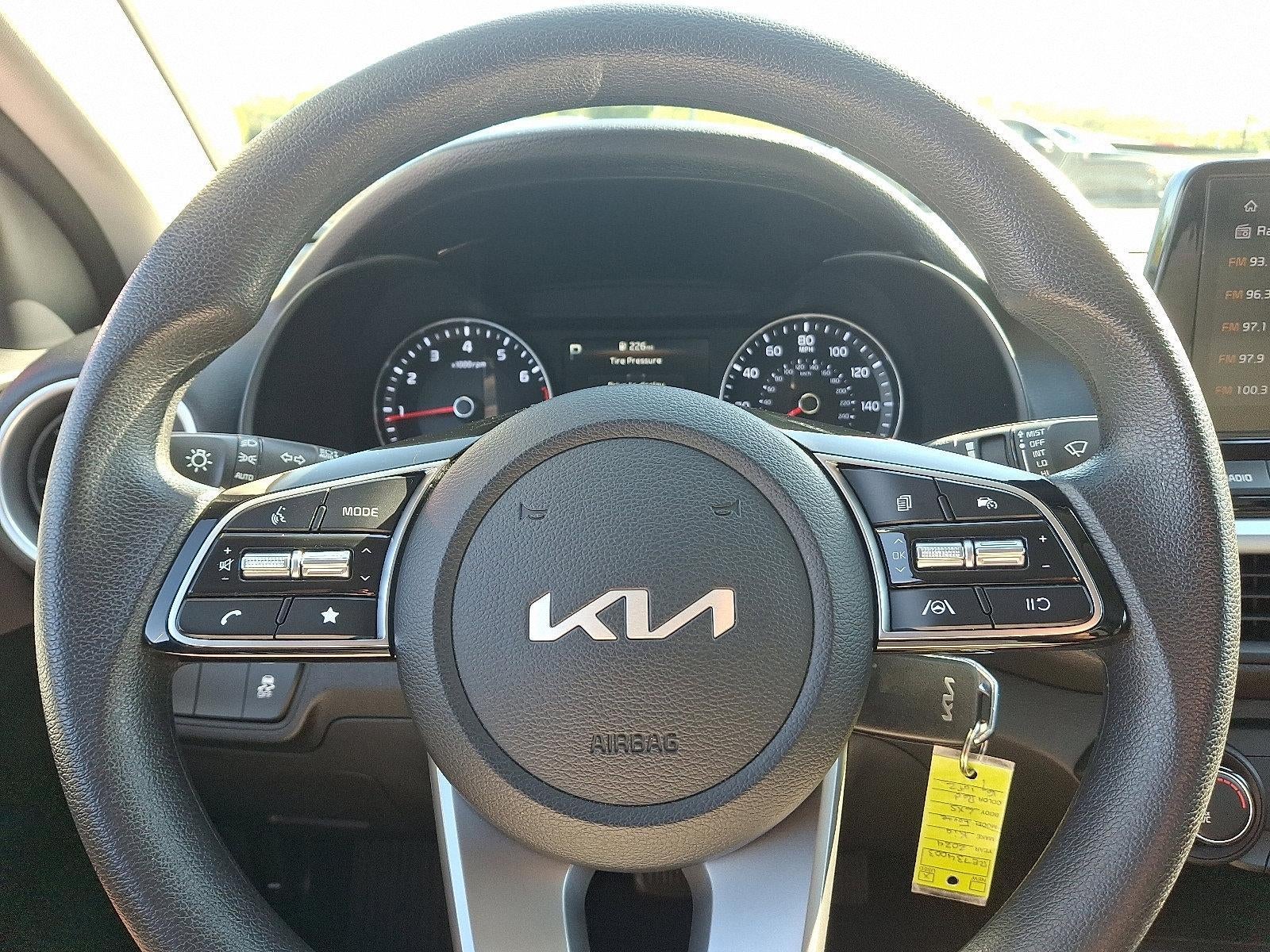 2024 Kia Forte LXS IVT