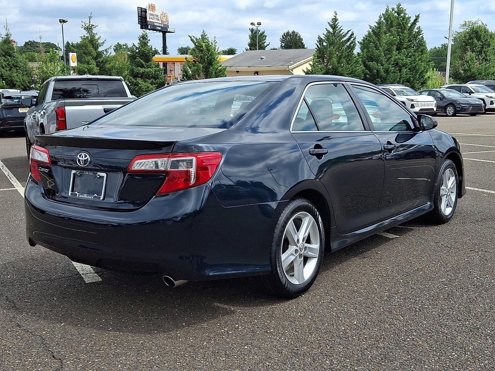 2014 Toyota Camry 2014.5 4dr Sdn I4 Auto SE (Natl)