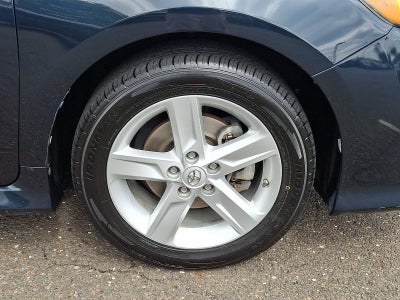 2014 Toyota Camry 2014.5 4dr Sdn I4 Auto SE (Natl)