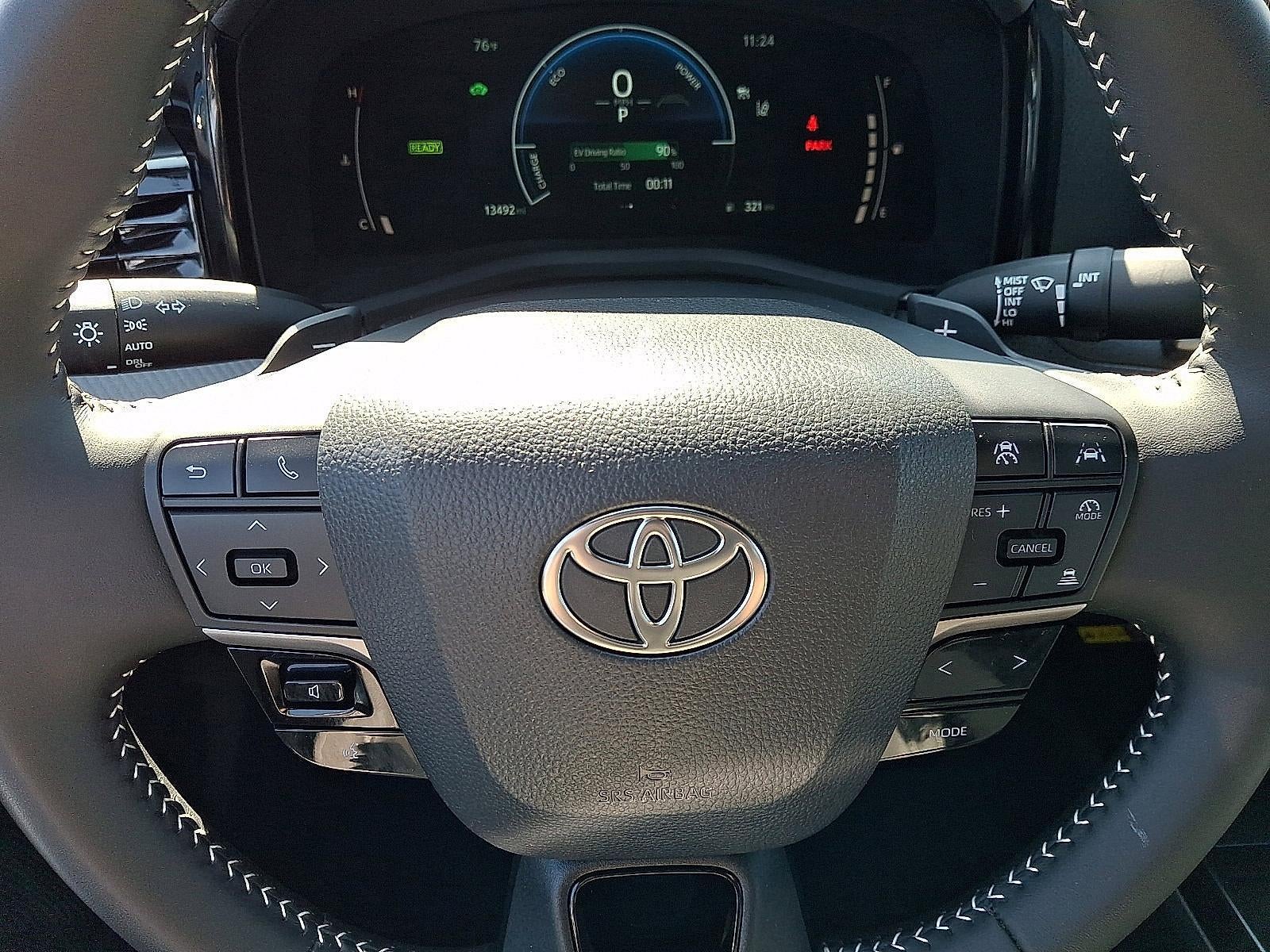 2025 Toyota Camry SE (SE)