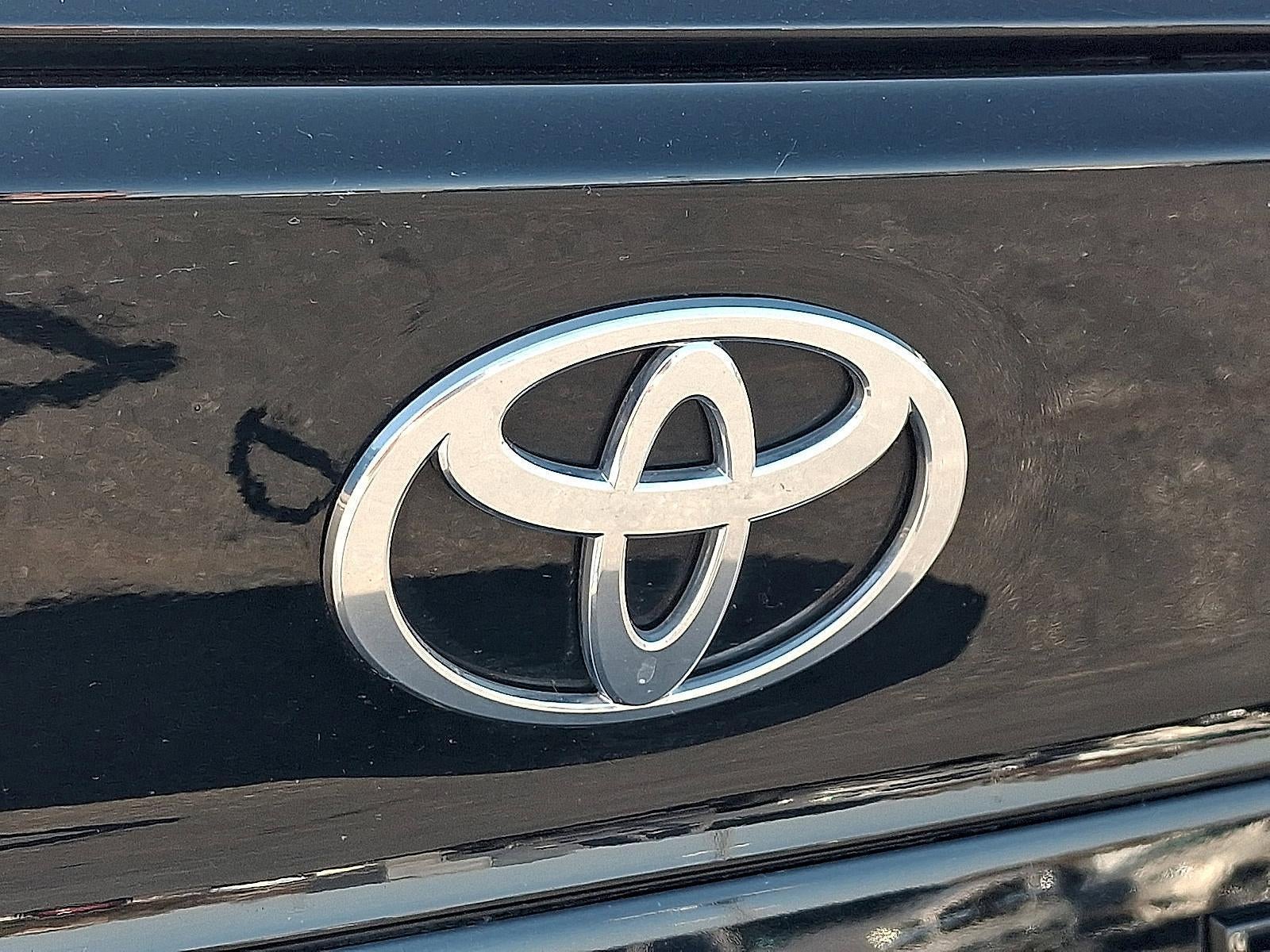 2025 Toyota Camry SE (SE)