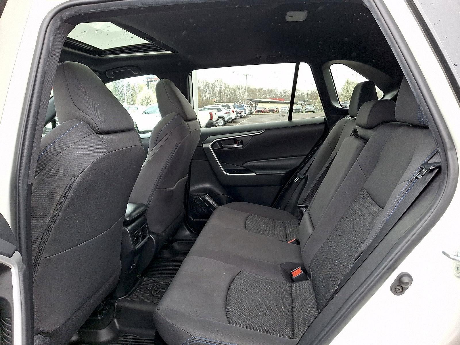 2022 Toyota RAV4 Hybrid SE AWD (Natl)