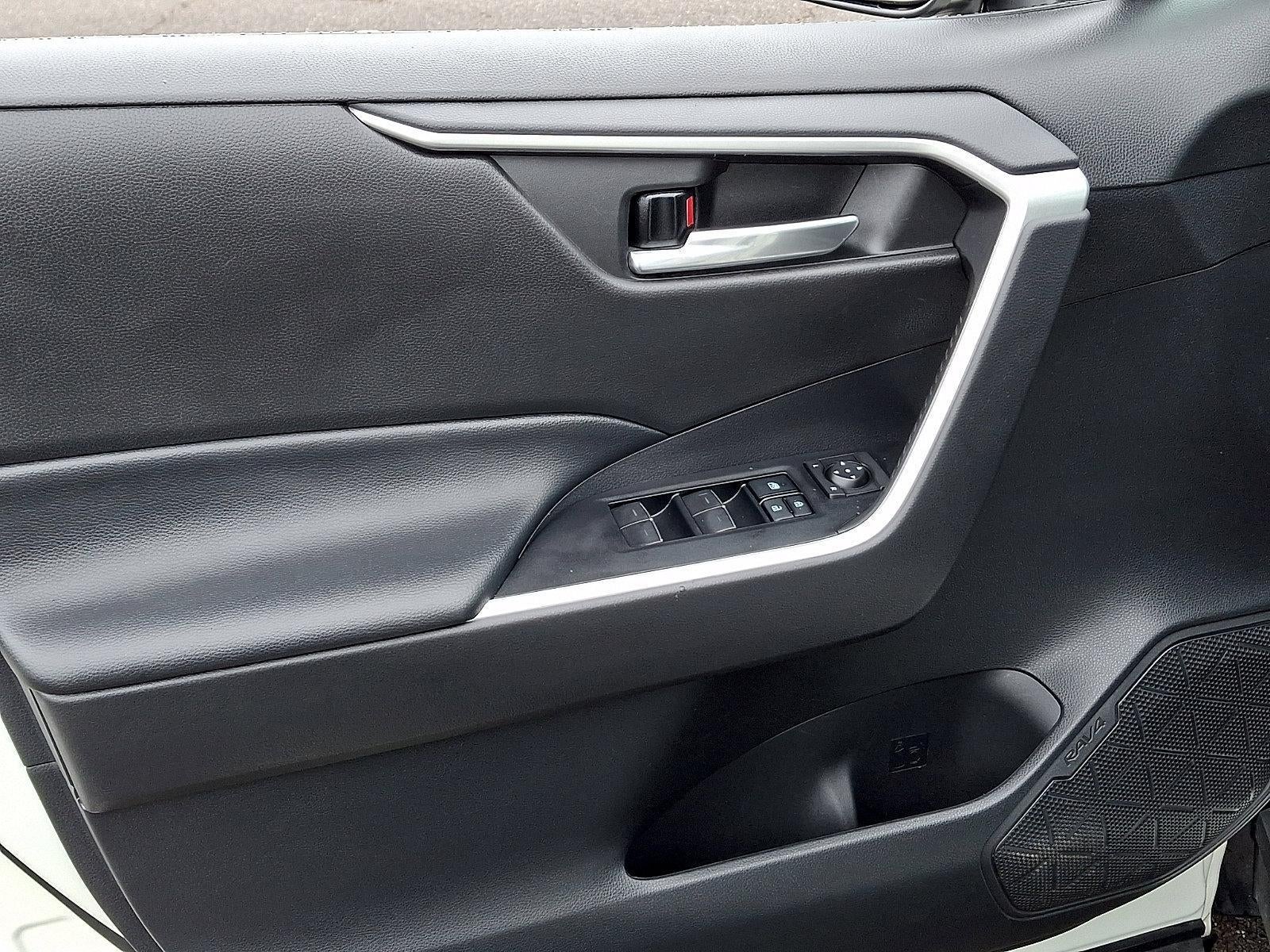 2022 Toyota RAV4 Hybrid SE AWD (Natl)