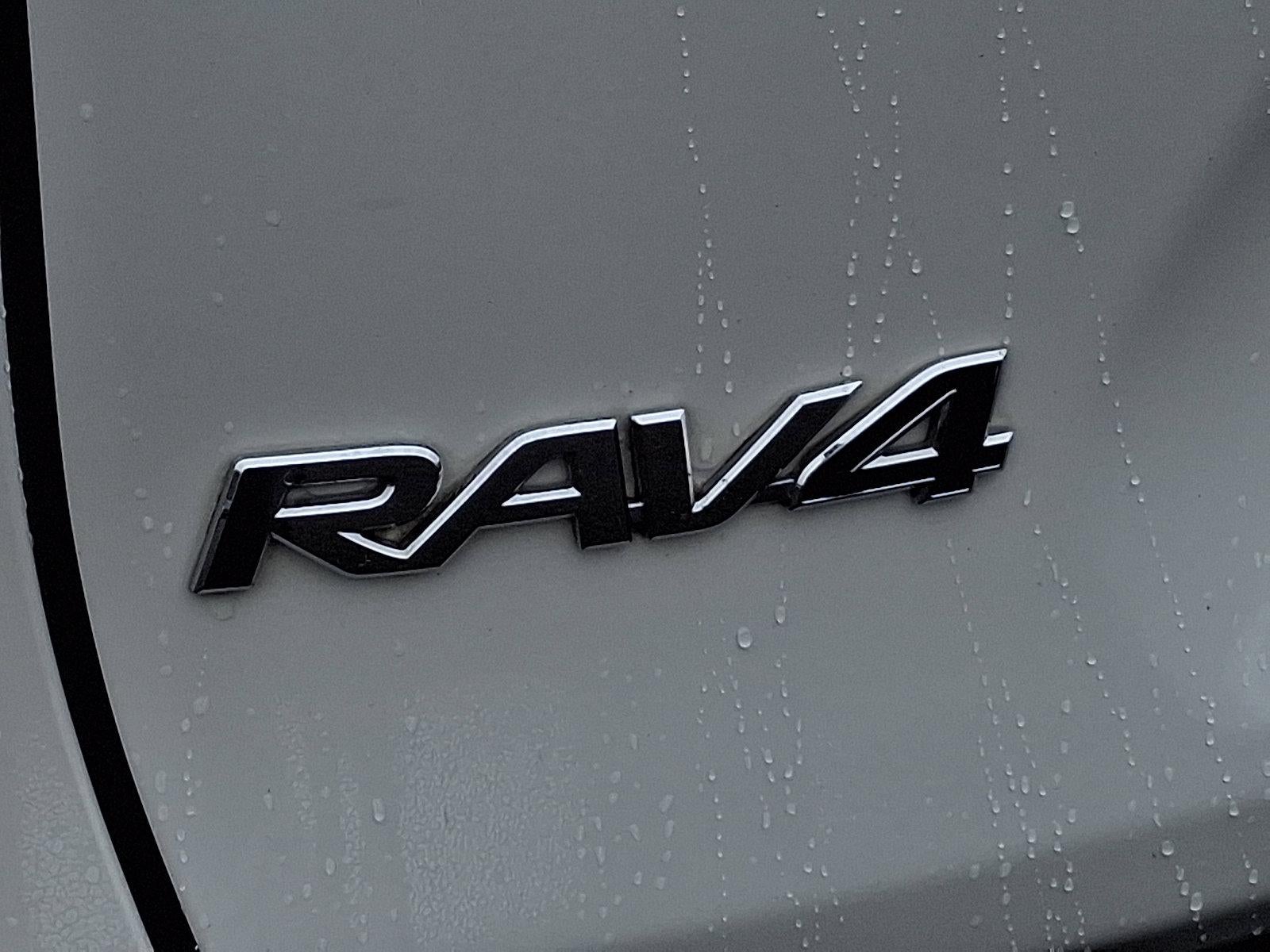 2022 Toyota RAV4 Hybrid SE AWD (Natl)