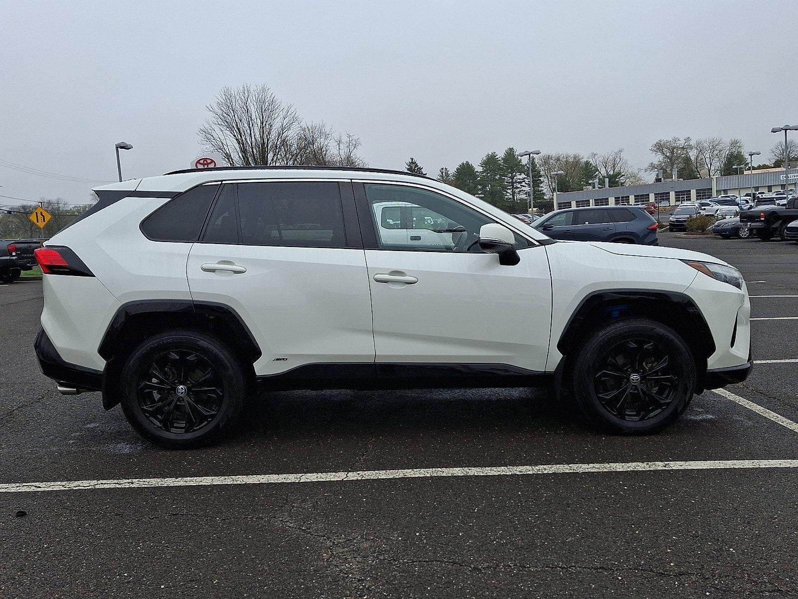 2022 Toyota RAV4 Hybrid SE AWD (Natl)