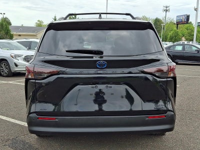 2023 Toyota Sienna Woodland Edition AWD 7-Passenger (Natl)