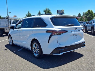 2023 Toyota Sienna XSE AWD 7-Passenger (Natl)