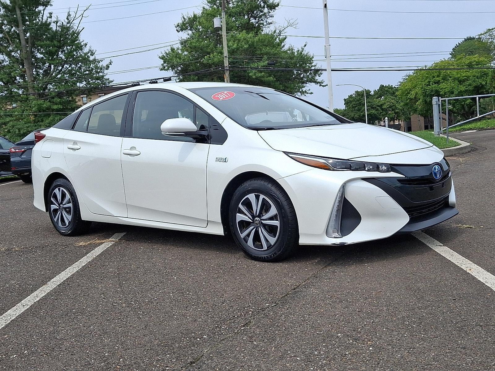 2017 Toyota Prius Prime Plus (Natl)