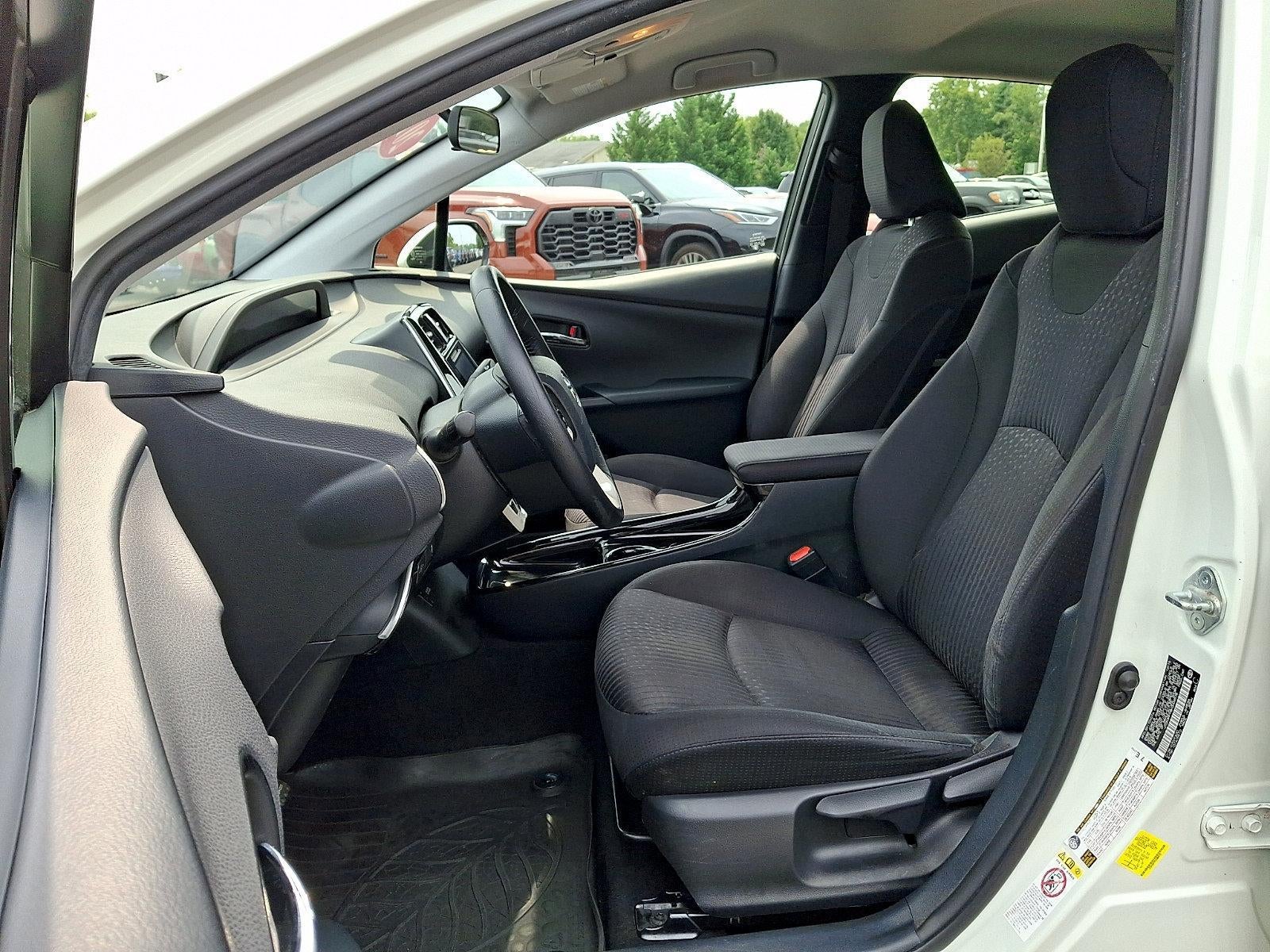 2017 Toyota Prius Prime Plus (Natl)