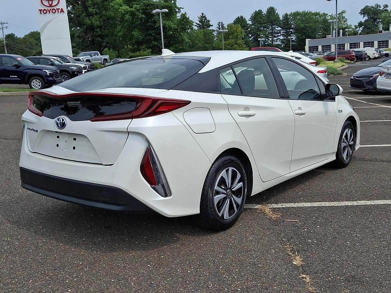 2017 Toyota Prius Prime Plus (Natl)