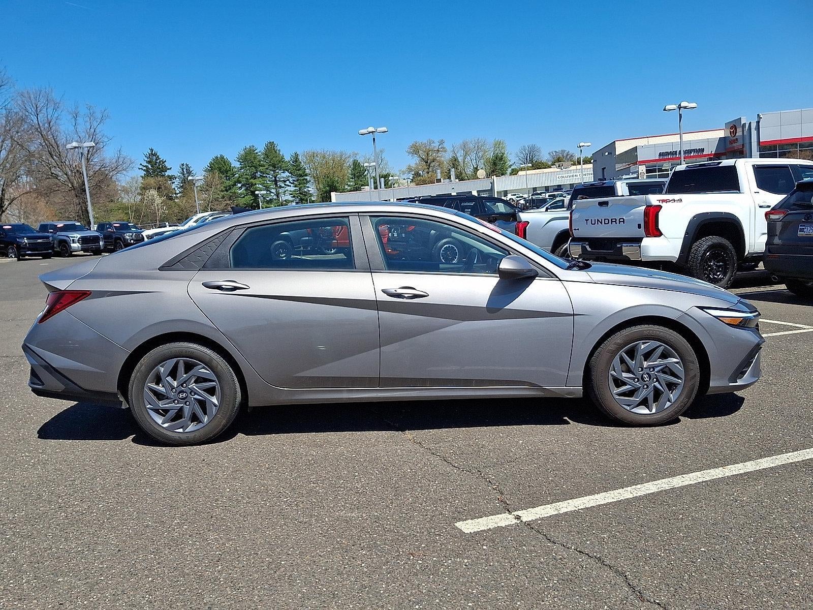 2024 Hyundai ELANTRA SEL IVT