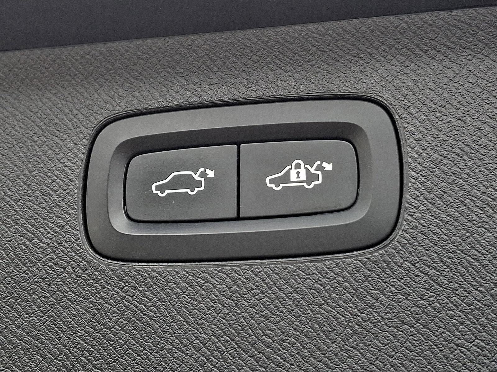 2019 Volvo XC90 T6 AWD Momentum