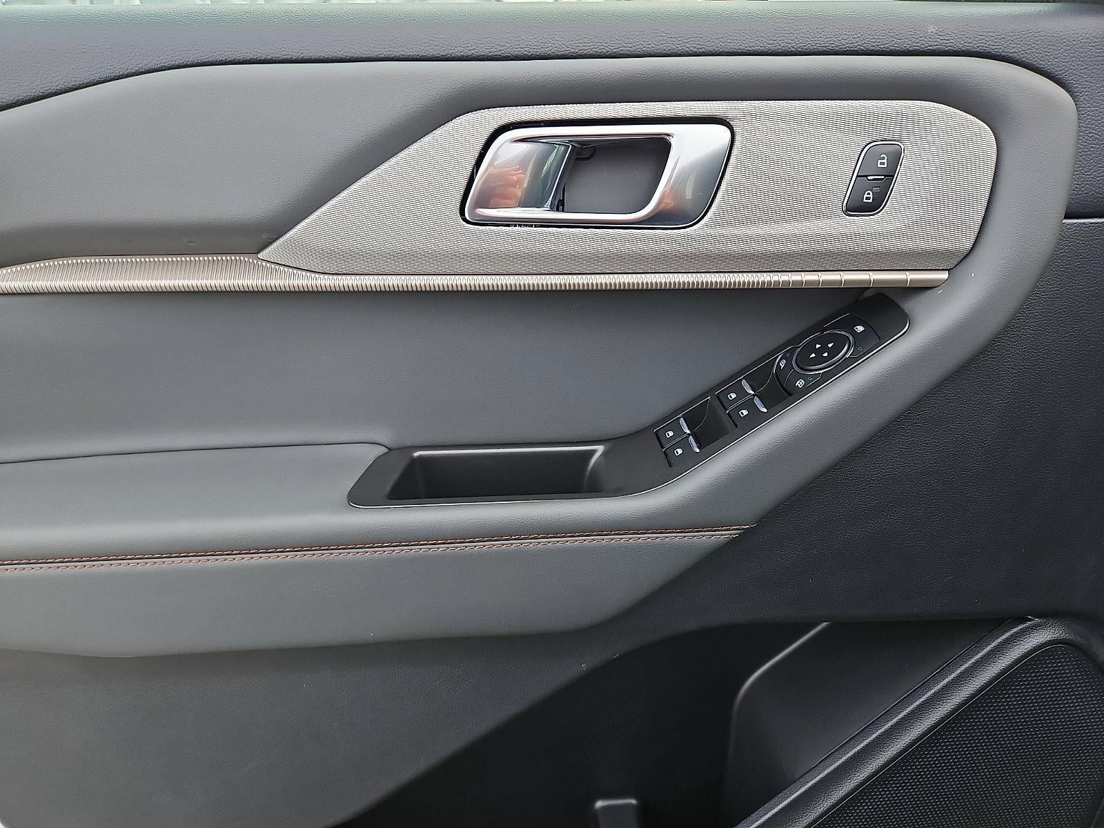 2025 Ford Explorer Active 4WD