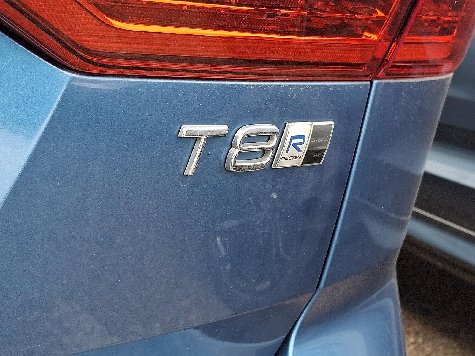 2019 Volvo XC60 T8 eAWD Plug-In Hybrid R-Design