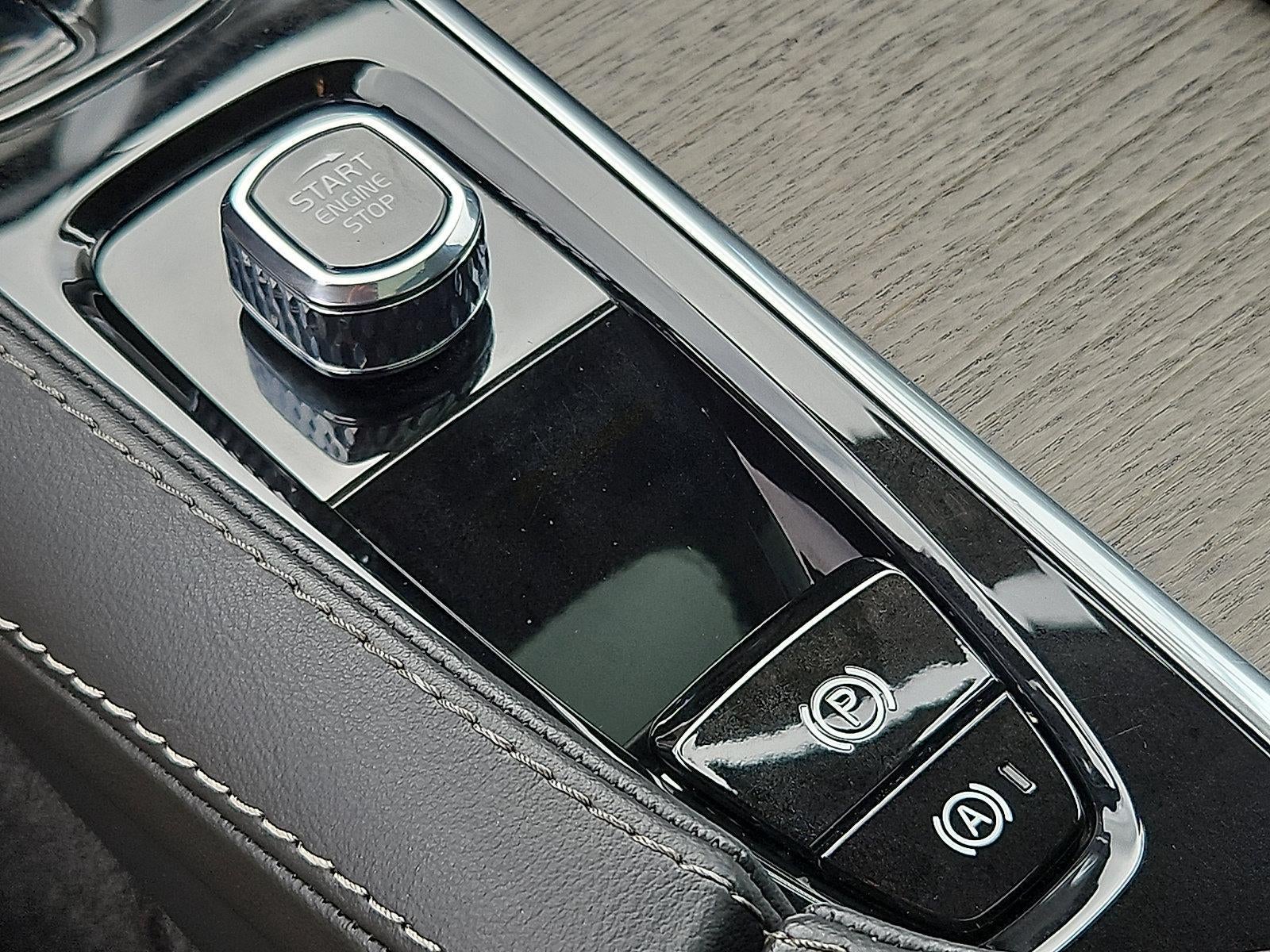 2023 Volvo XC90 B6 AWD Ultimate 7P